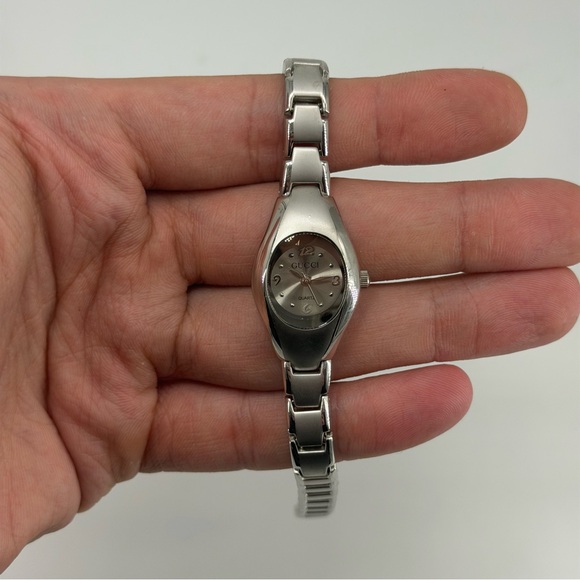 Gucci Y2K Stainless Steel Oval Bracelet Watch Quartz Swiss Made Women’s - Picture 10 of 12
